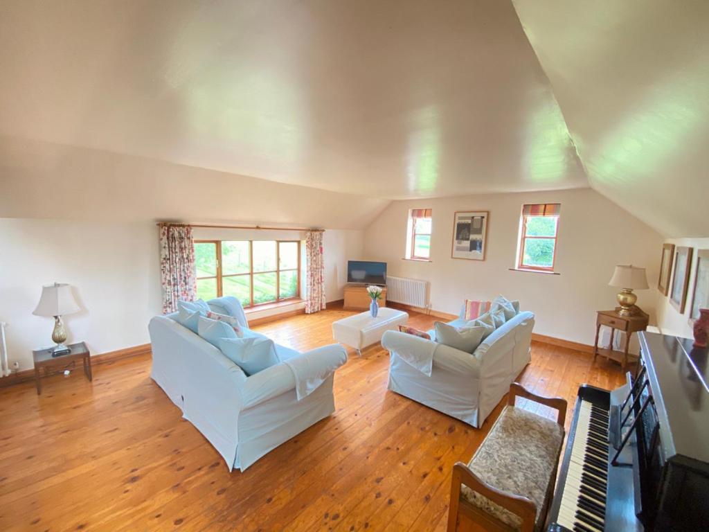 Country Barn On The Hill Villa Whitwell-on-the-Hill Esterno foto